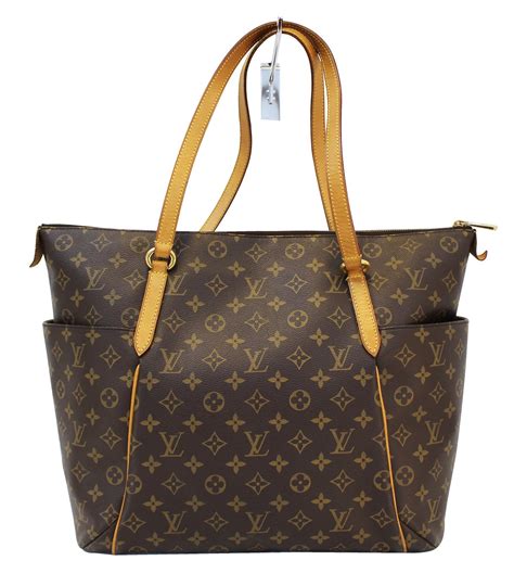 louis vuitton monogram tote.